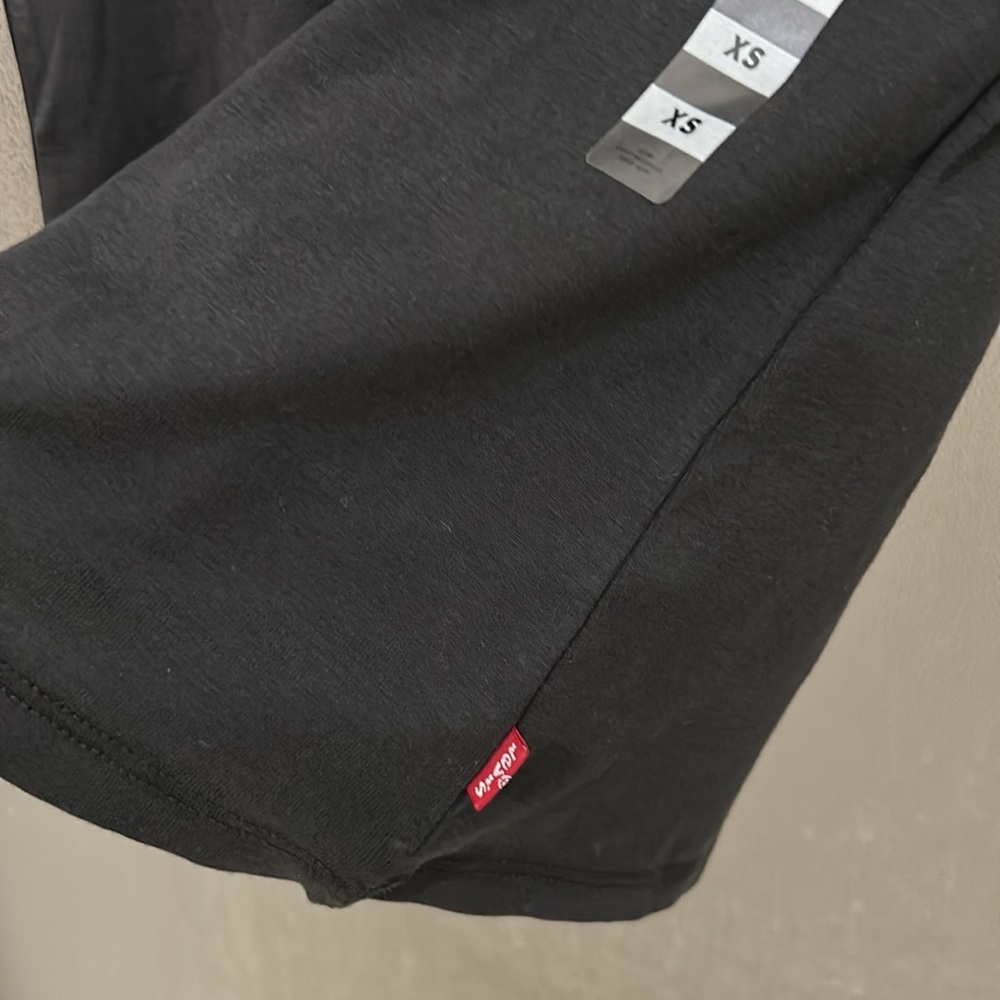 Levi’s Basic Ruffle Sleeve top - Picture 6 of 7